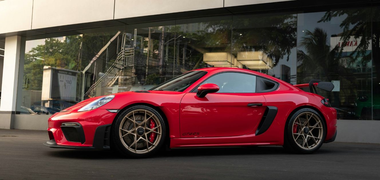 Porsche 718 GT4 RS Rental