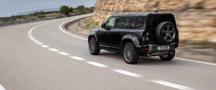 Rent Land Rover Como