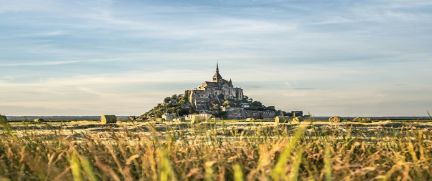 Rent Luxury SUV France