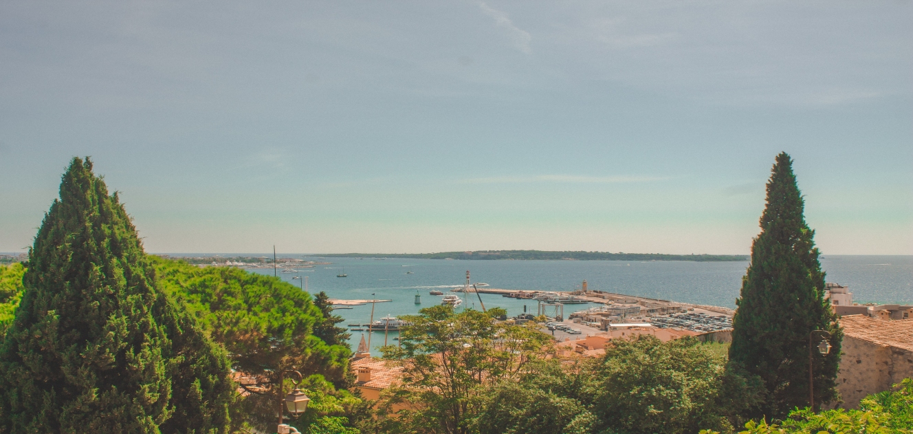 Rent a SUV in Cannes 