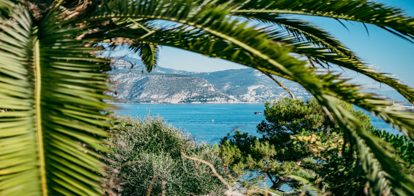 Rent a Luxury Cabriolet in Nice