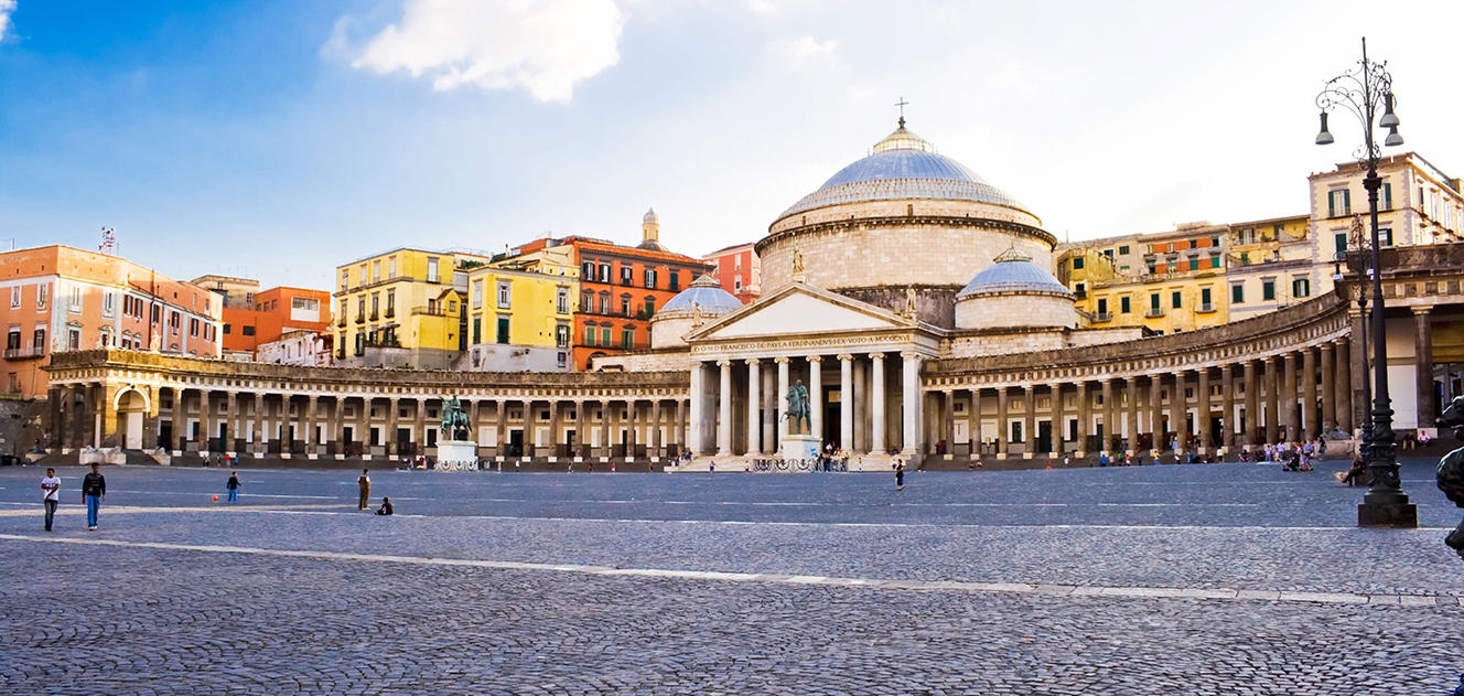 Rent a Luxury Car in Naples