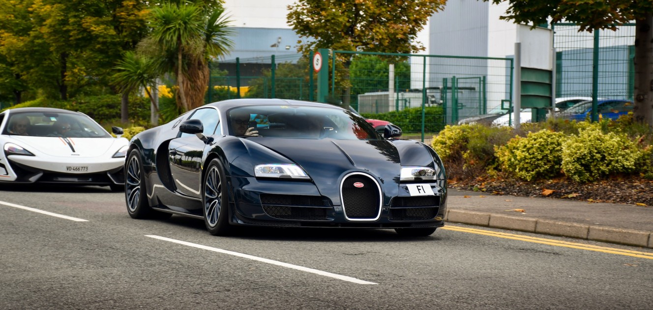 Rent a Bugatti in Como