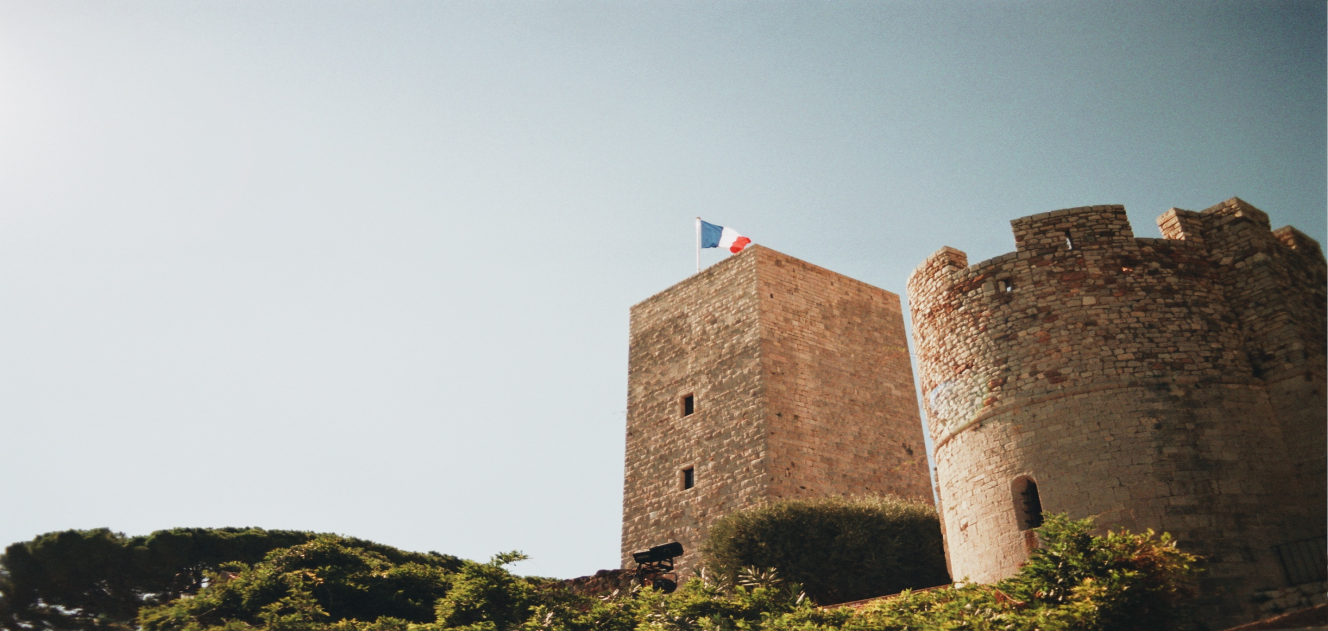 Rent an Executive Car in Cannes 