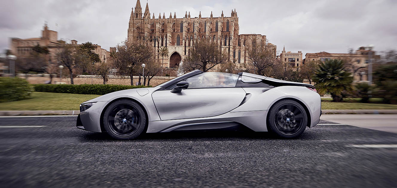 BMW i8 Roadster Rent