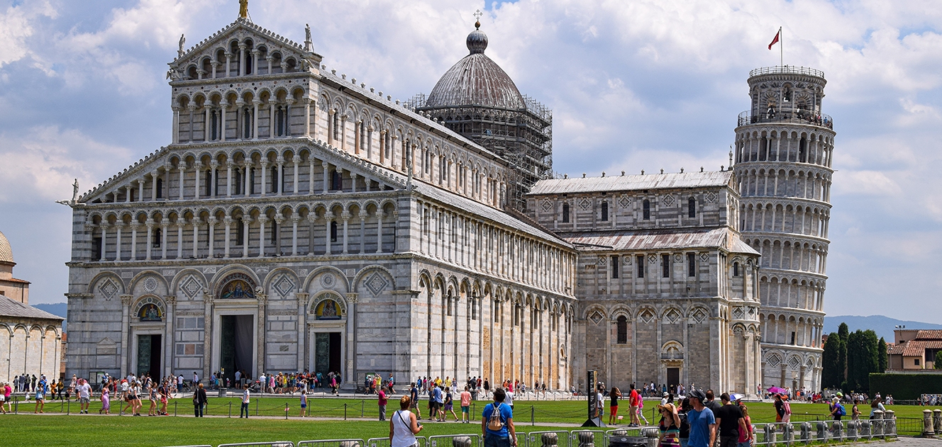 Rent a Luxury Car in Pisa