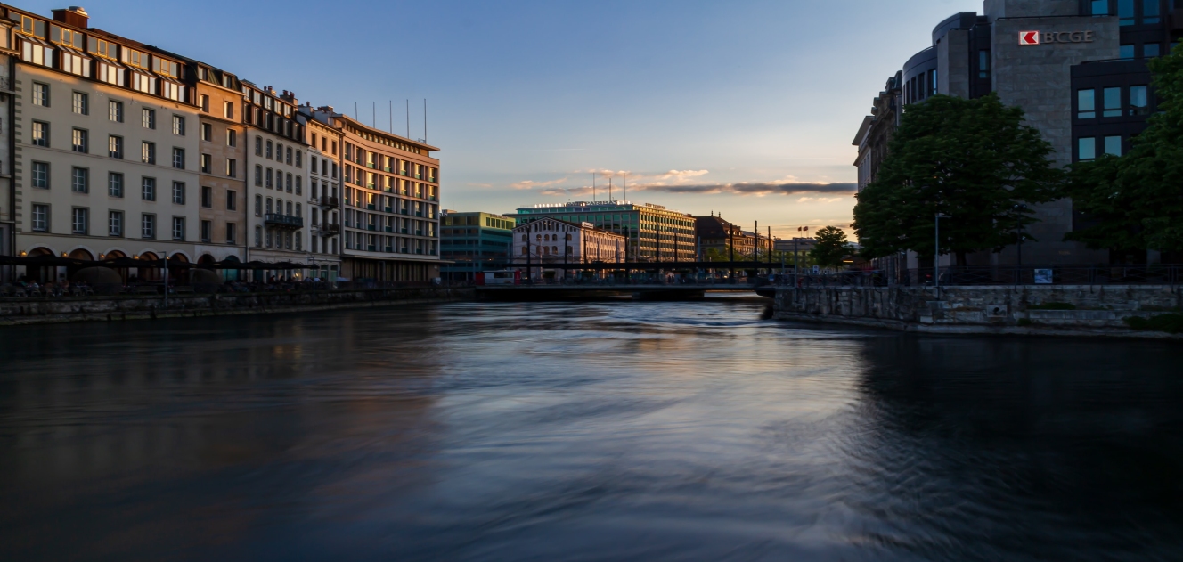 Rent a Performance SUV in Geneva