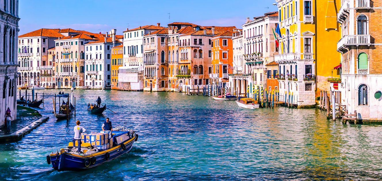Rent a Luxury Car in Venice