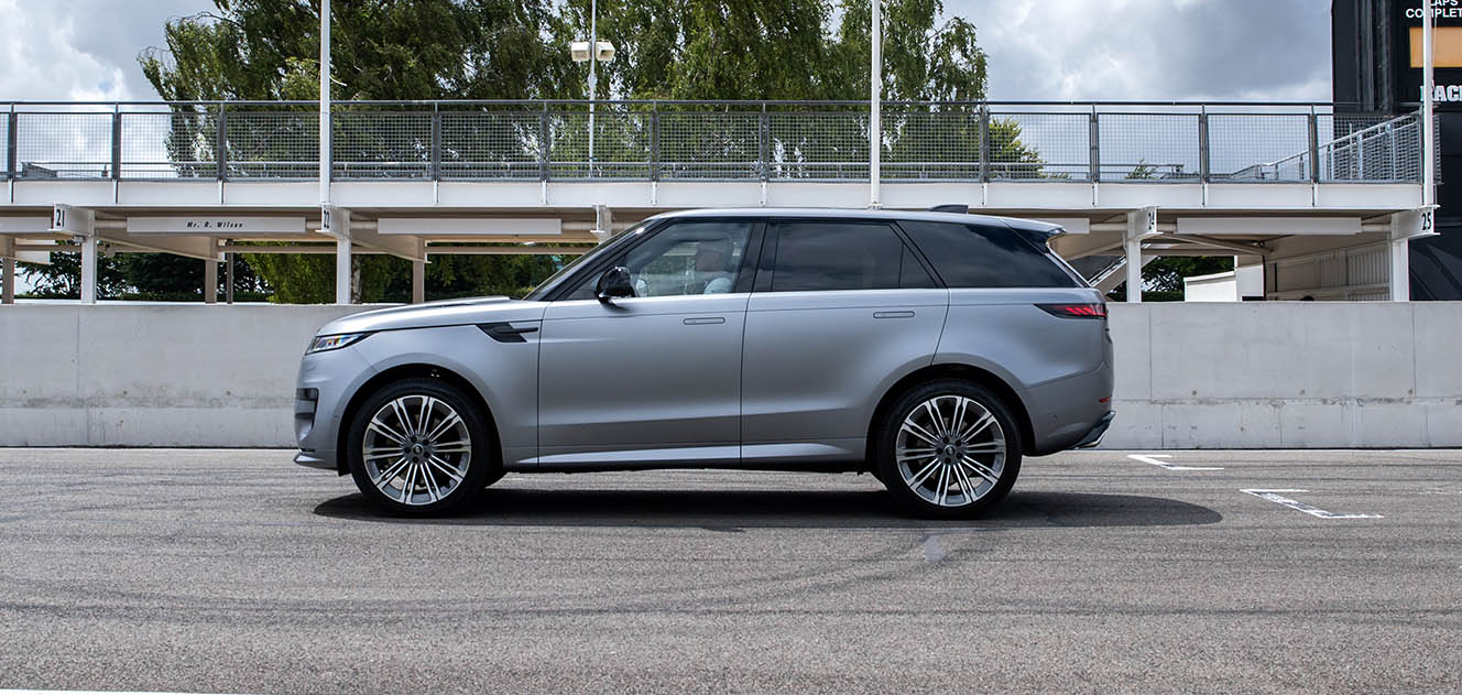 Rent a Range Rover Sport in Europe and Dubai by King Rent King Rent