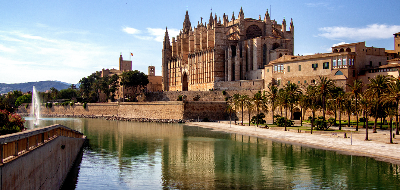 Rent a Luxury Car in Mallorca