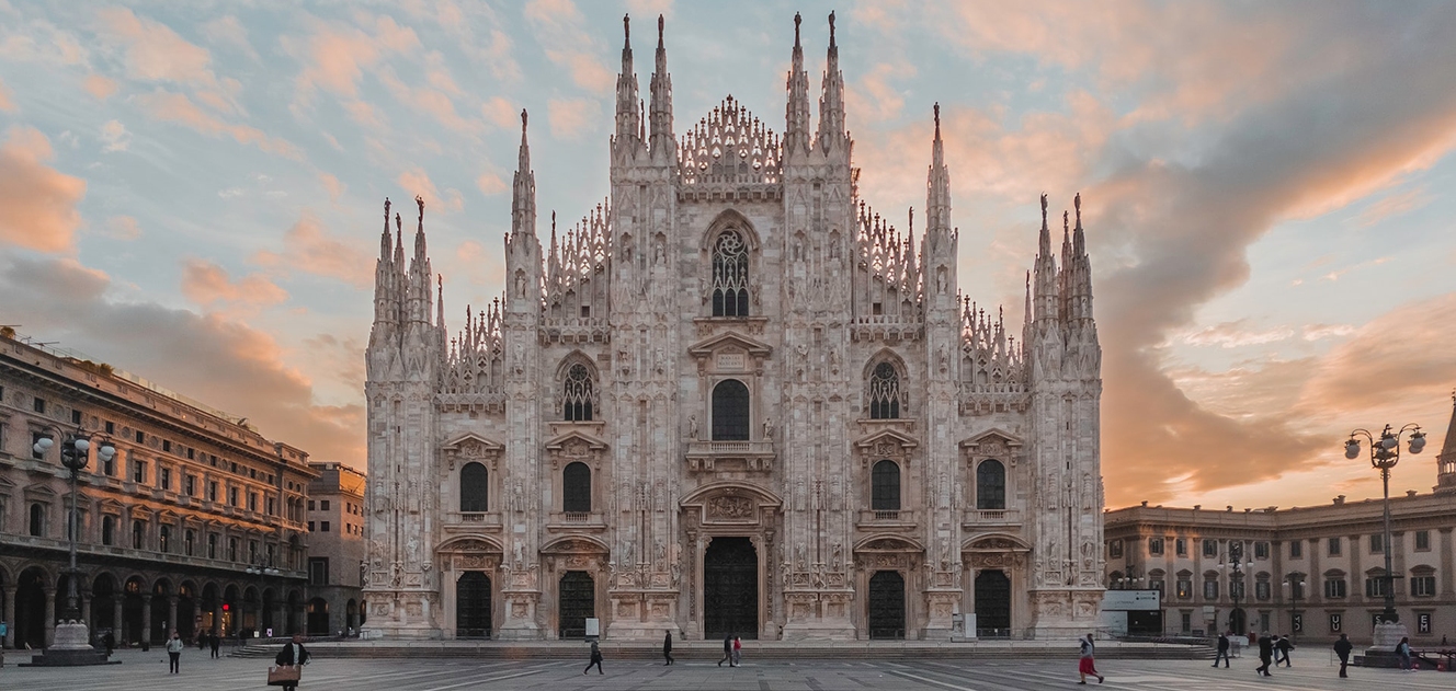 Rent a Luxury Car in Milan